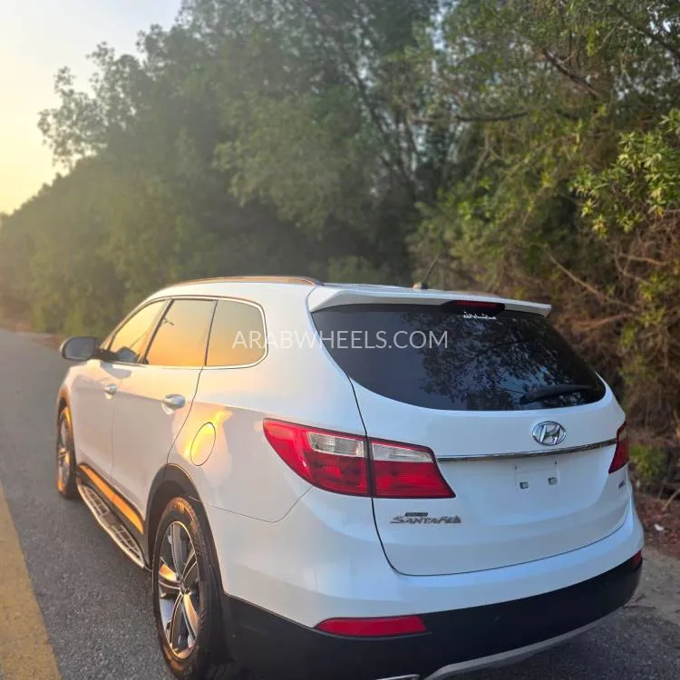 Hyundai Santa Fe 2014 for Sale in Sharjah Image-19