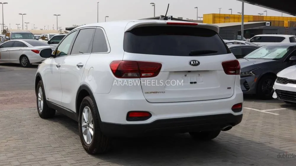 Kia Sorento 2019 for Sale in Sharjah Image-10