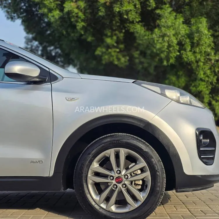 Kia Sportage 2016 for Sale in Sharjah Image-7