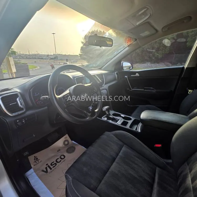 Kia Sportage 2016 for Sale in Sharjah Image-14