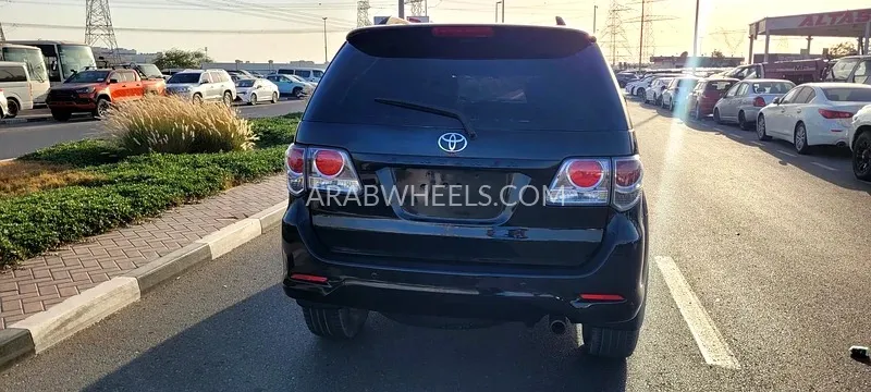 Toyota Fortuner 2015 for Sale in Dubai Image-17