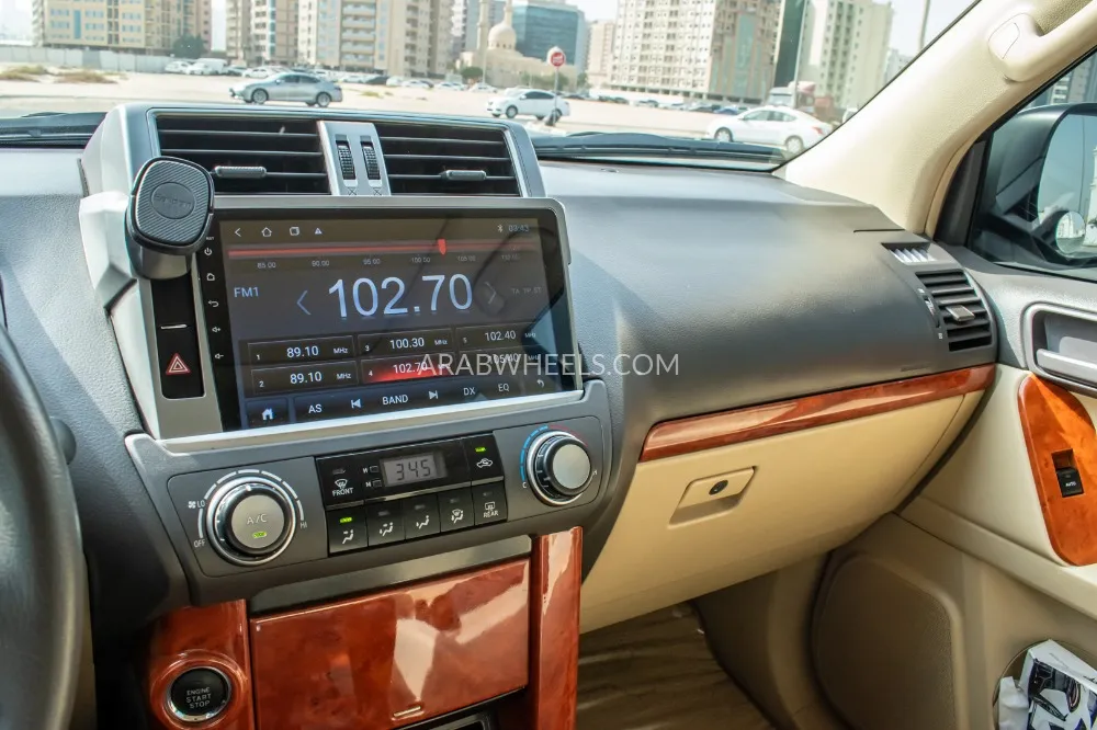 تويوتا لاند كروزر برادو 2017 for Sale in دبي Image-13