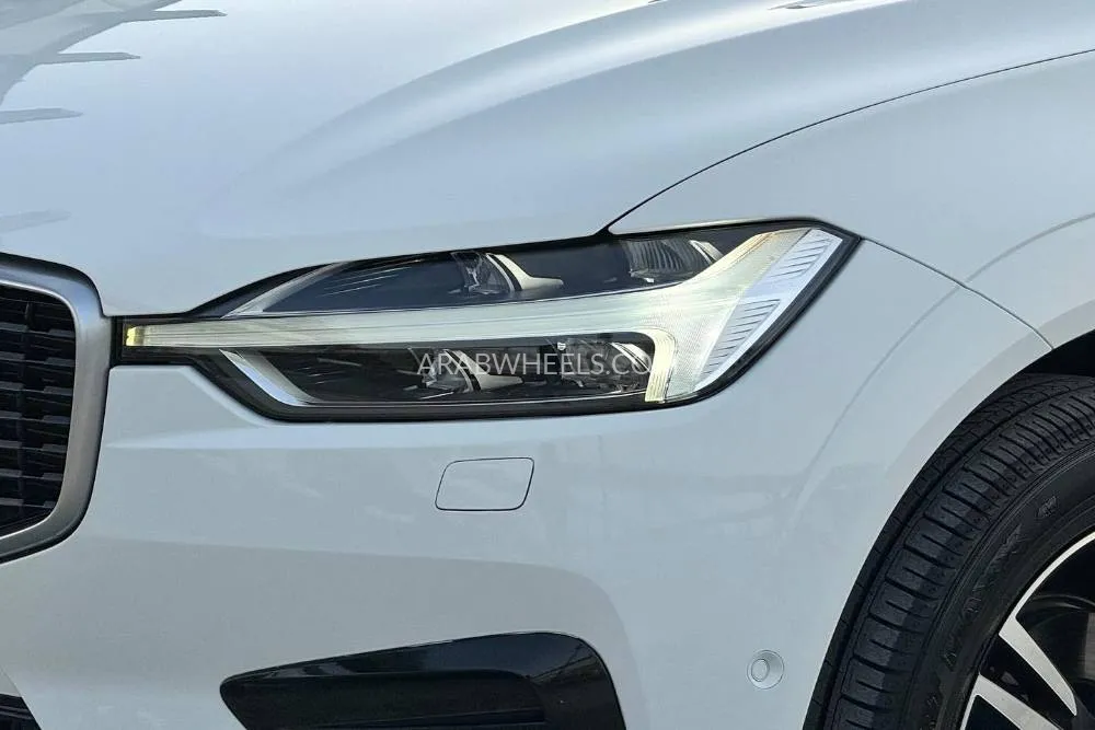 فولفو إكس سي 60 2018 for Sale in دبي Image-2