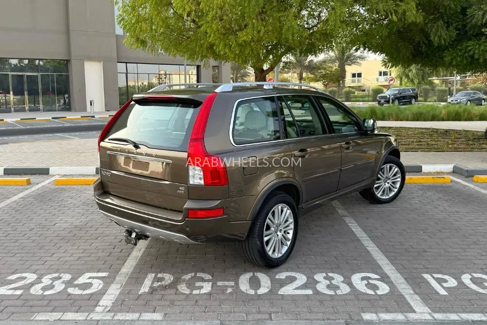 Volvo XC90 2014 for Sale in Dubai Image-4