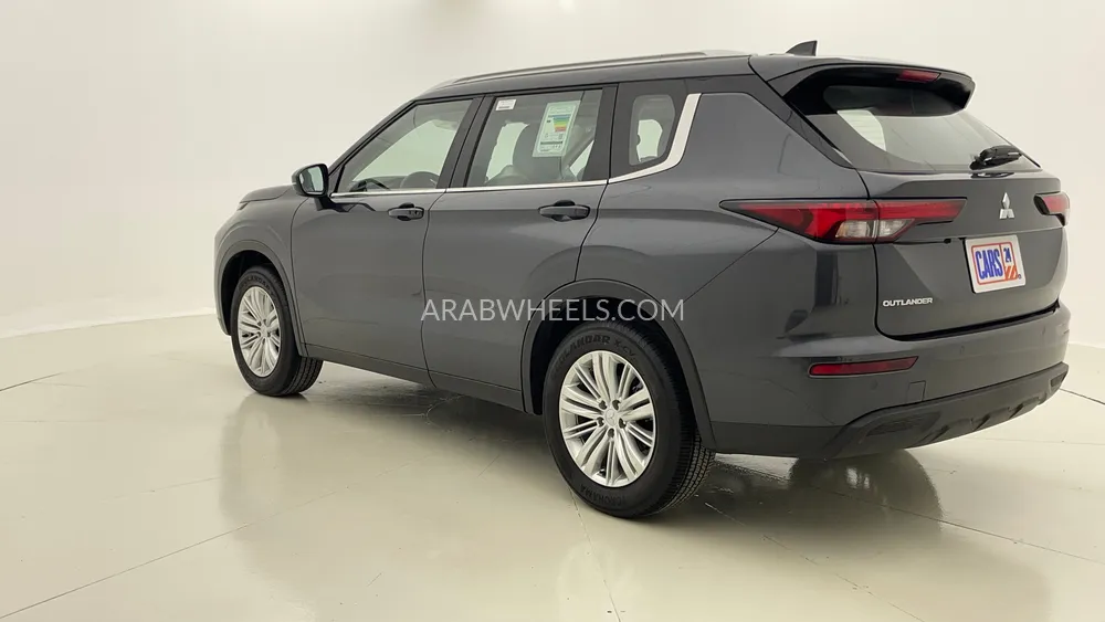 Mitsubishi Outlander 2025 for Sale in Dubai Image-5