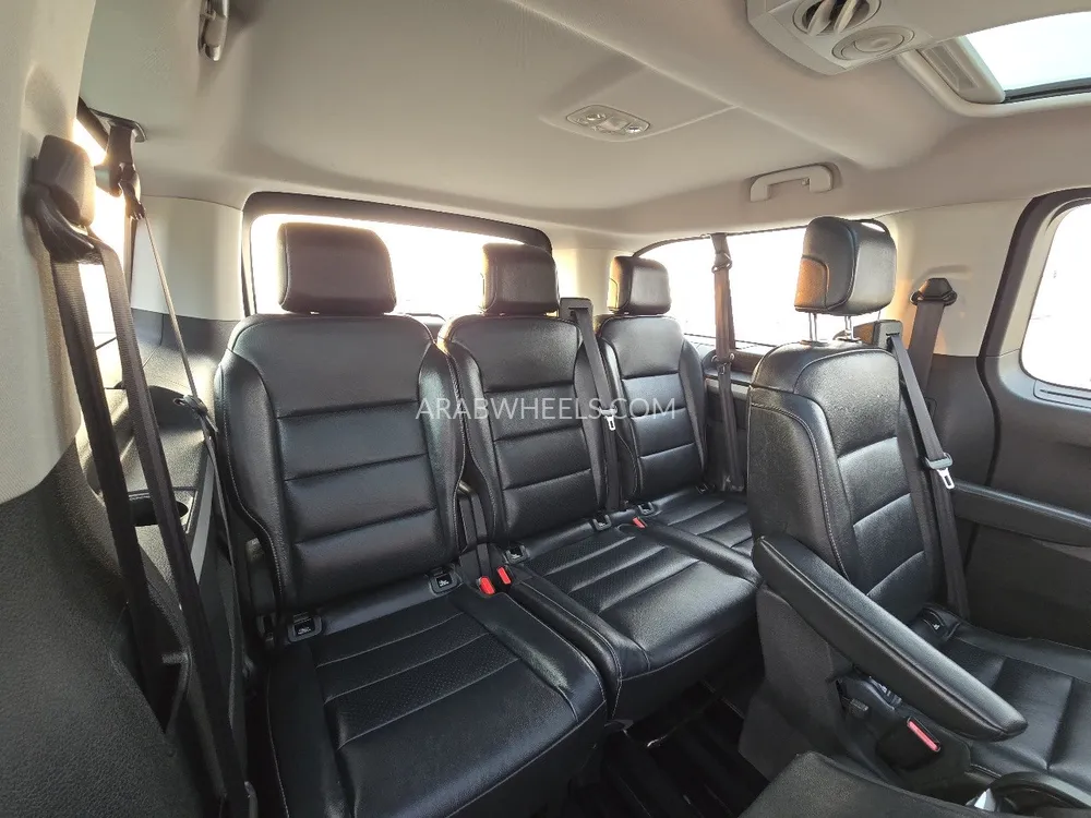 Peugeot Traveller 2020 for Sale in Sharjah Image-11