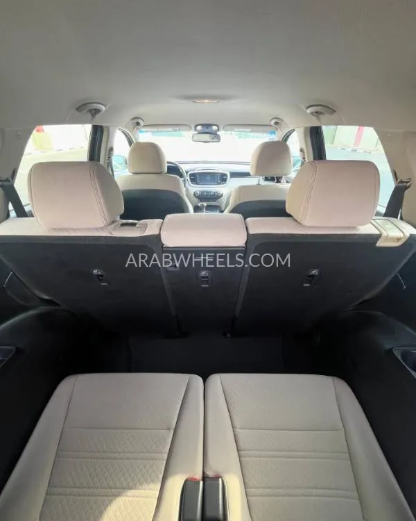 كيا سورينتو 2018 for Sale in أم القيوين Image-9