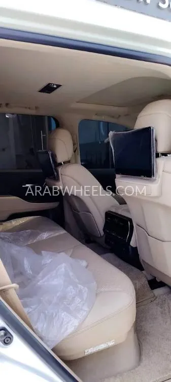 Toyota Land Cruiser 2024 for Sale in Abu Dhabi Image-9