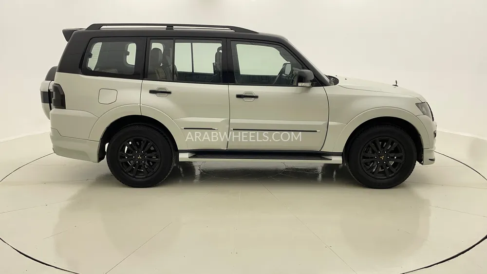 ميتسوبيشي باجيرو 2020 for Sale in دبي Image-2