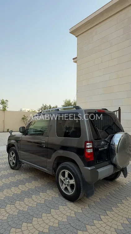 Mitsubishi Pajero Mini 2005 for Sale in Sharjah Image-2