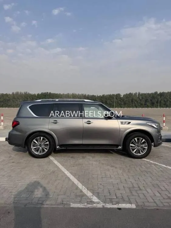 Infiniti QX80 2018 for Sale in Sharjah Image-5