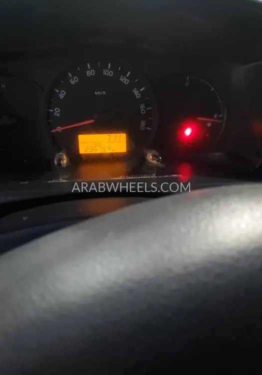 Toyota Hiace 2017 for Sale in Sharjah Image-5