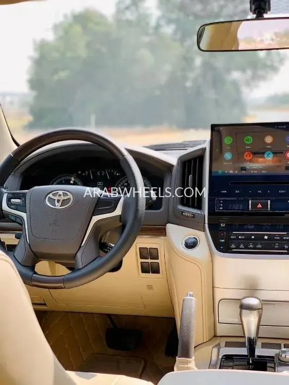 Toyota Land Cruiser 2020 for Sale in Sharjah Image-8