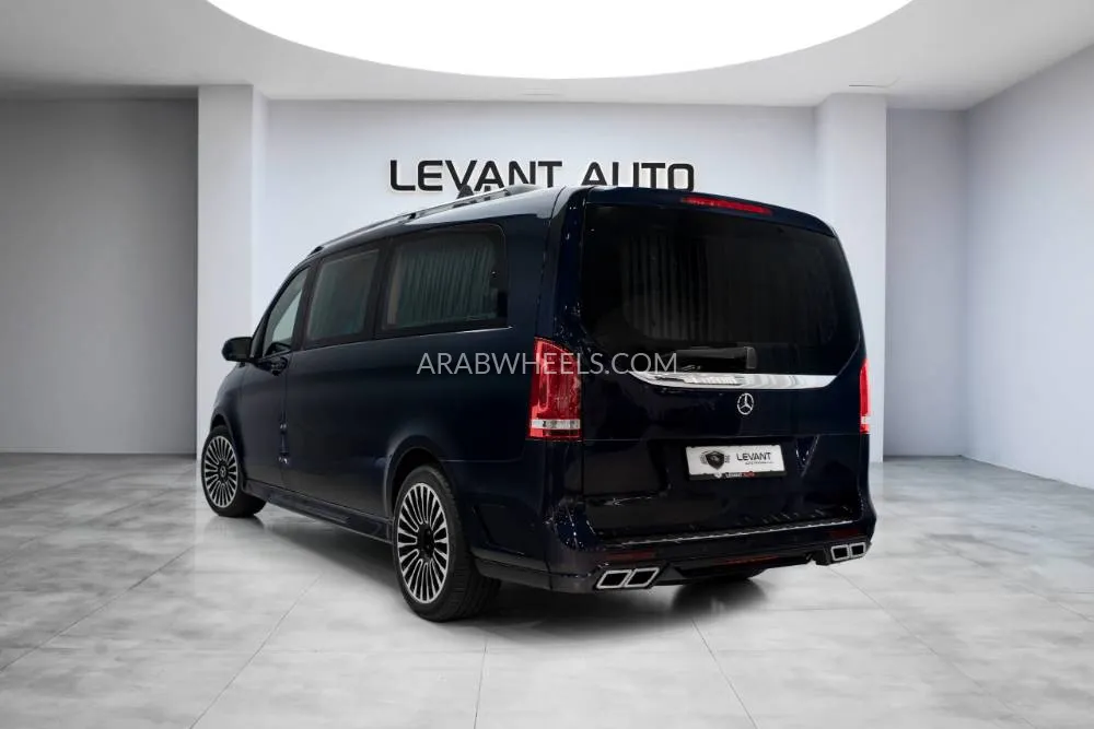 Mercedes Benz V Class 2022 for Sale in Dubai Image-4