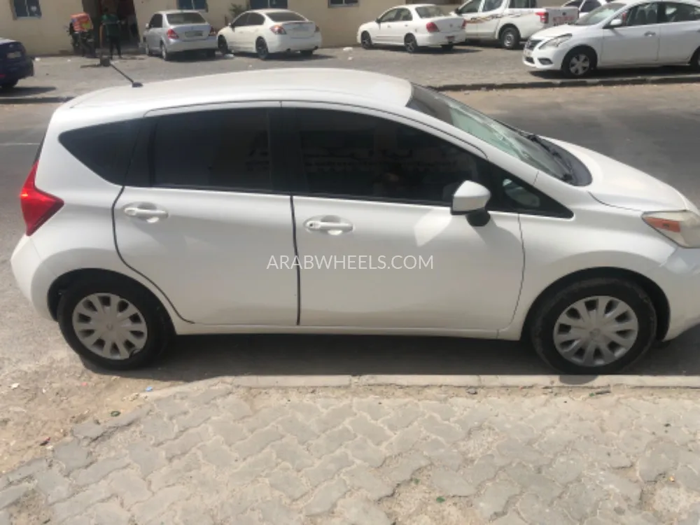 Nissan Versa 2015 for Sale in Ajman Image-3