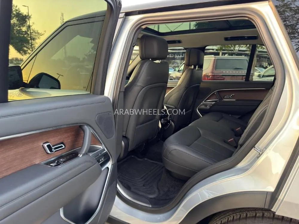Land Rover Range Rover 2024 for Sale in Dubai Image-10