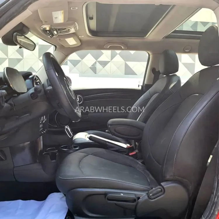 Mini Cooper 2022 for Sale in Sharjah Image-4