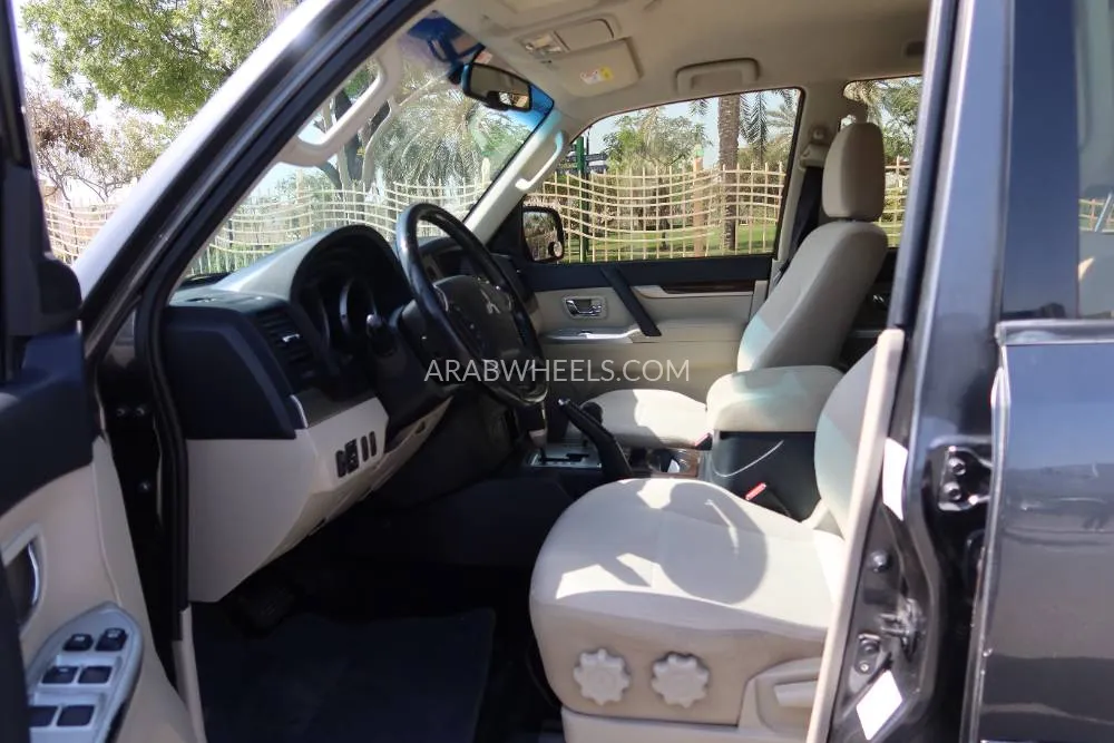 Mitsubishi Pajero 2020 for Sale in Dubai Image-6