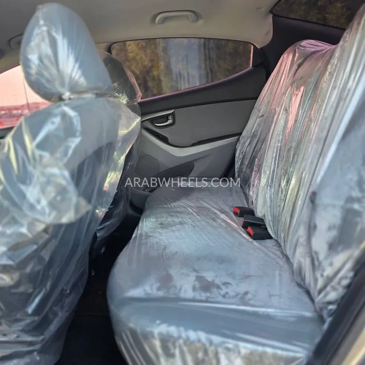 Hyundai Elantra 2015 for Sale in Sharjah Image-15