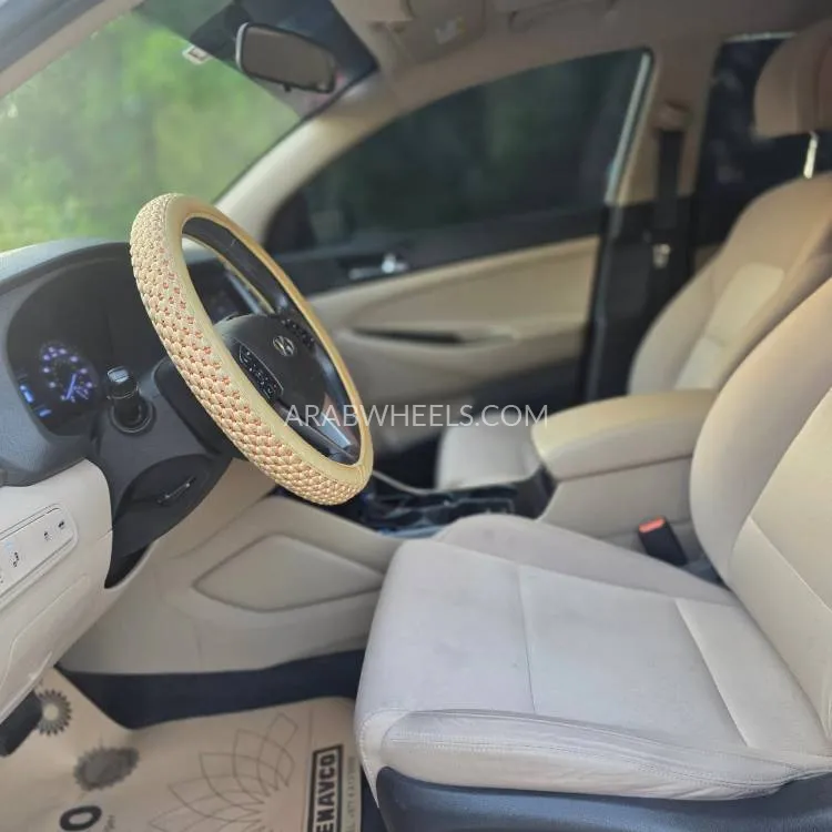 Hyundai Tucson 2017 for Sale in Sharjah Image-10