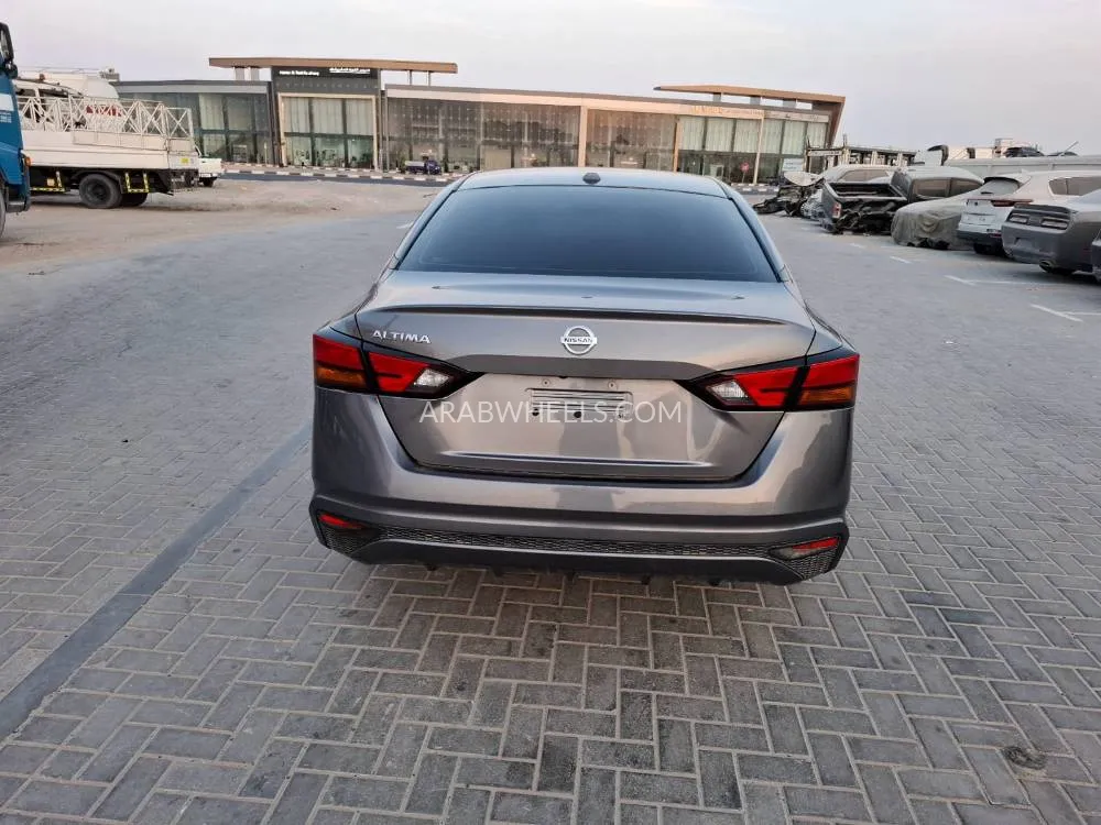 Nissan Altima 2019 for Sale in Ajman Image-16