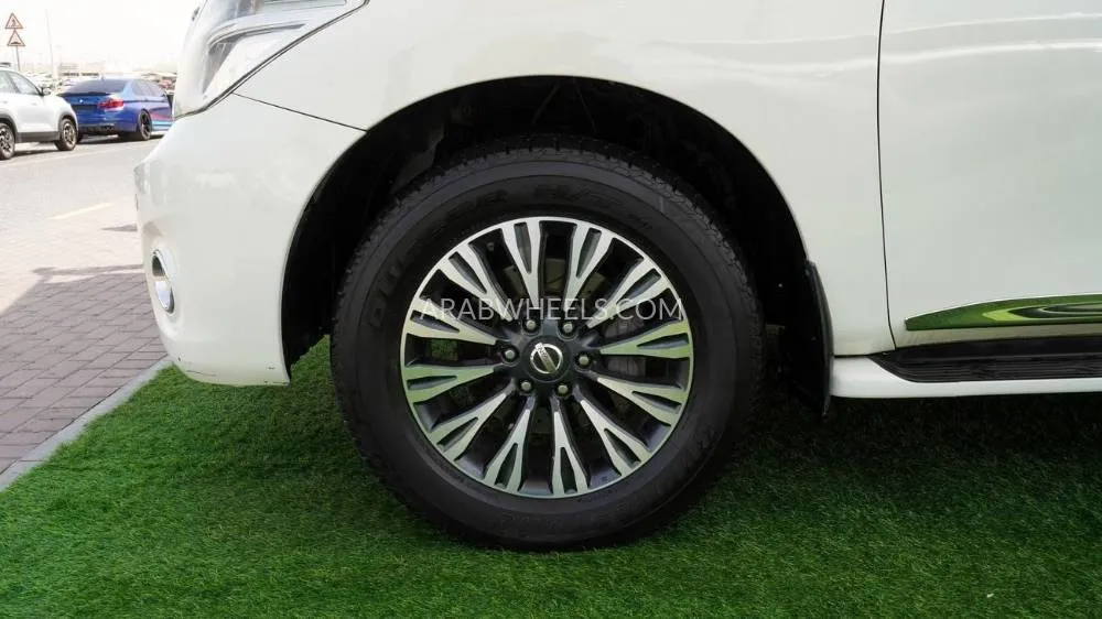 Nissan Patrol 2016 for Sale in Sharjah Image-20