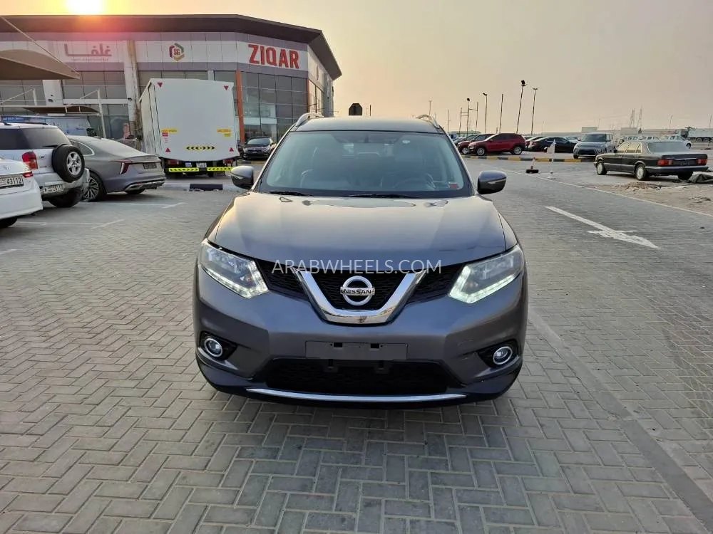Nissan Rogue 2015 for Sale in Ajman Image-4