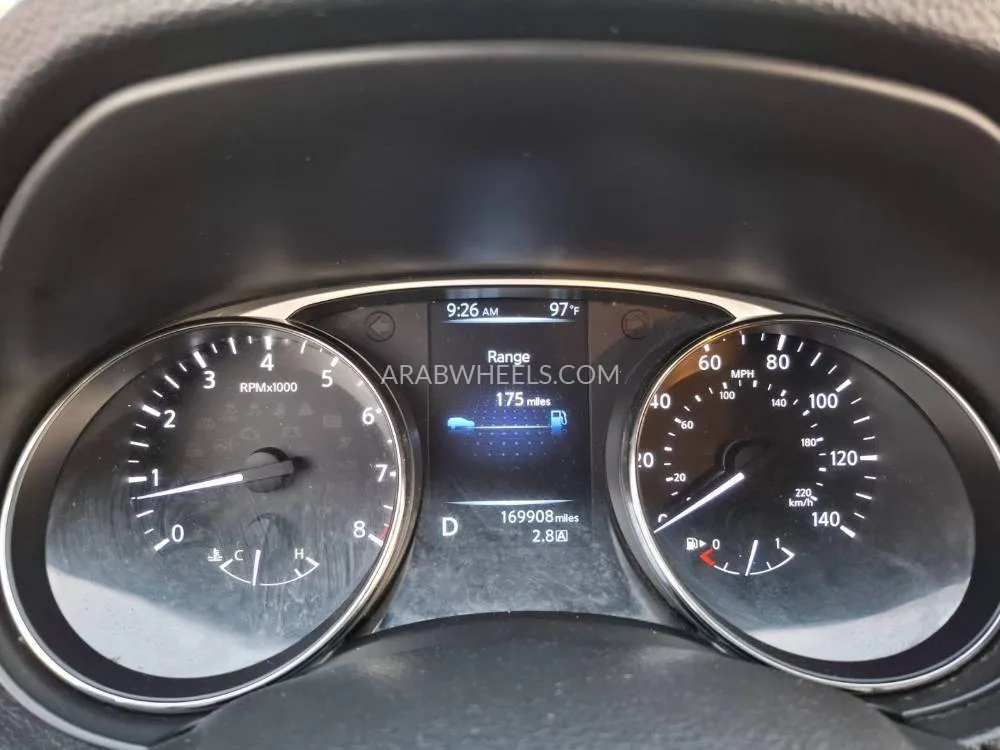 Nissan Rogue 2015 for Sale in Ajman Image-12