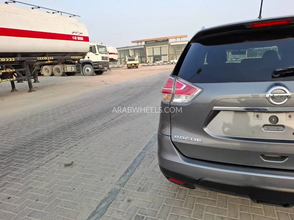 Nissan Rogue 2015 for Sale in Ajman Image-15