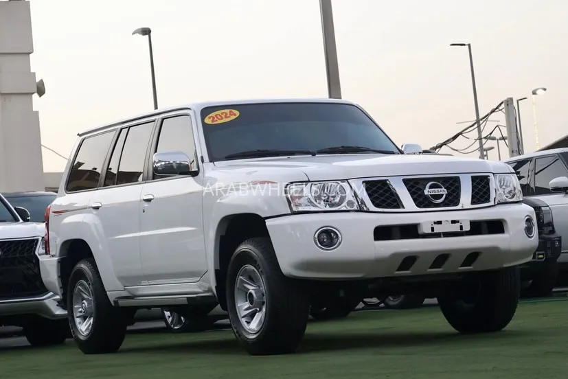 نيسان Patrol 2024 for Sale in الشارقة Image-1