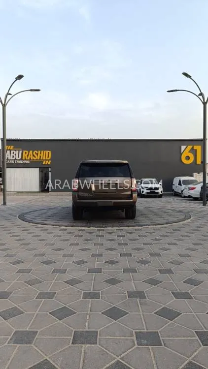 GMC Yukon XL 2015 for Sale in Ajman Image-16