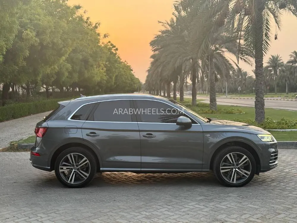 Audi Q5 2019 for Sale in Sharjah Image-4