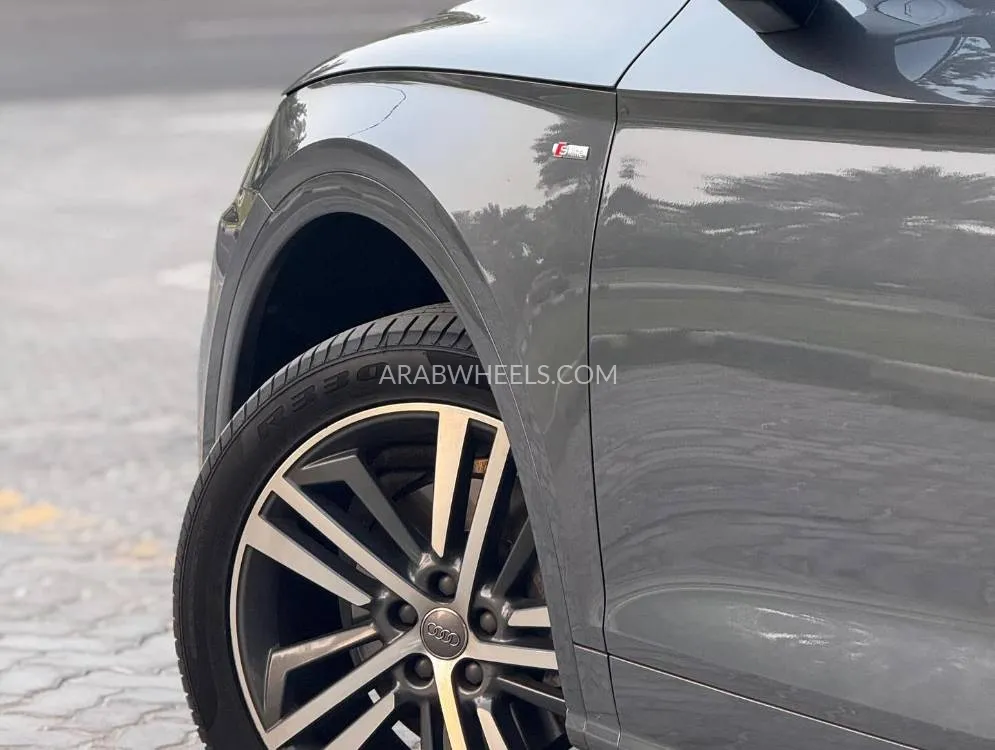 Audi Q5 2019 for Sale in Sharjah Image-16