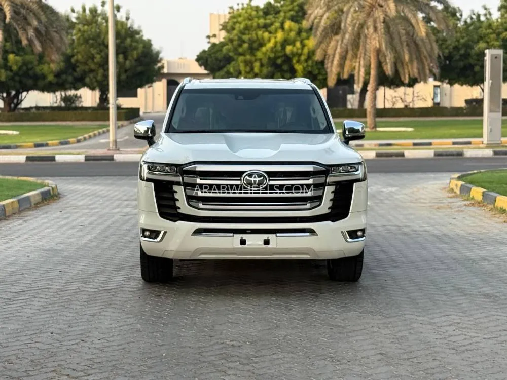 Toyota Land Cruiser 2023 for Sale in Sharjah Image-2