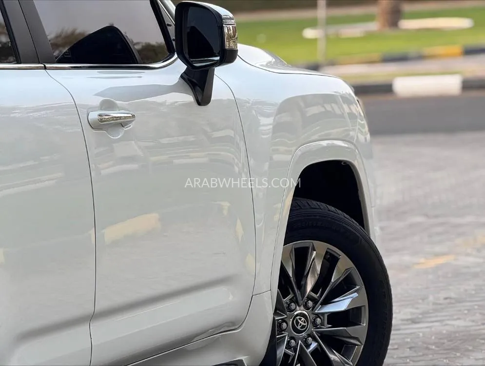 Toyota Land Cruiser 2023 for Sale in Sharjah Image-8