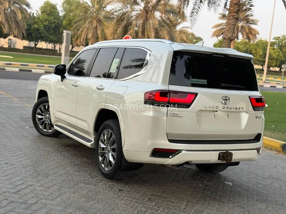 Toyota Land Cruiser 2023 for Sale in Sharjah Image-17