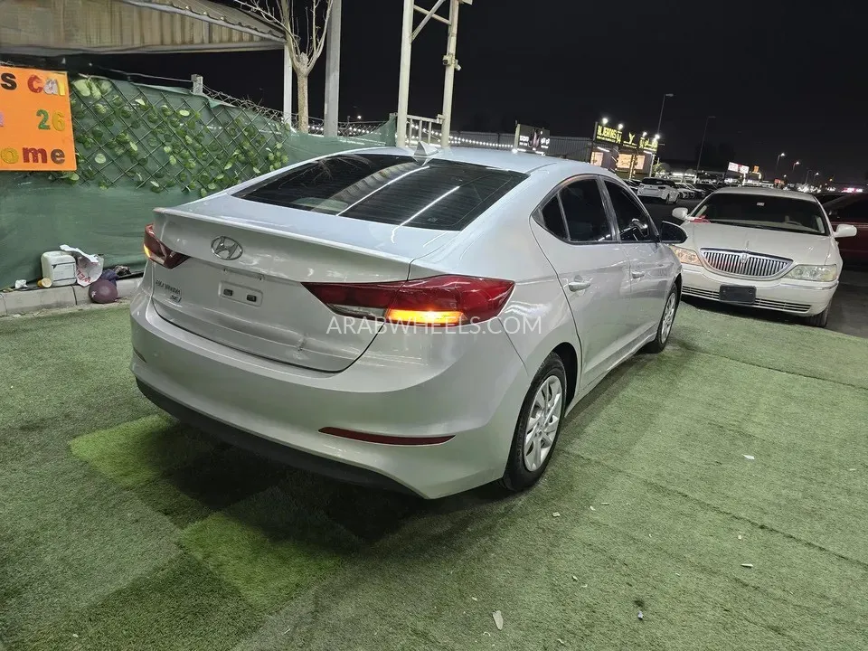 Hyundai Elantra 2017 for Sale in Ajman Image-9