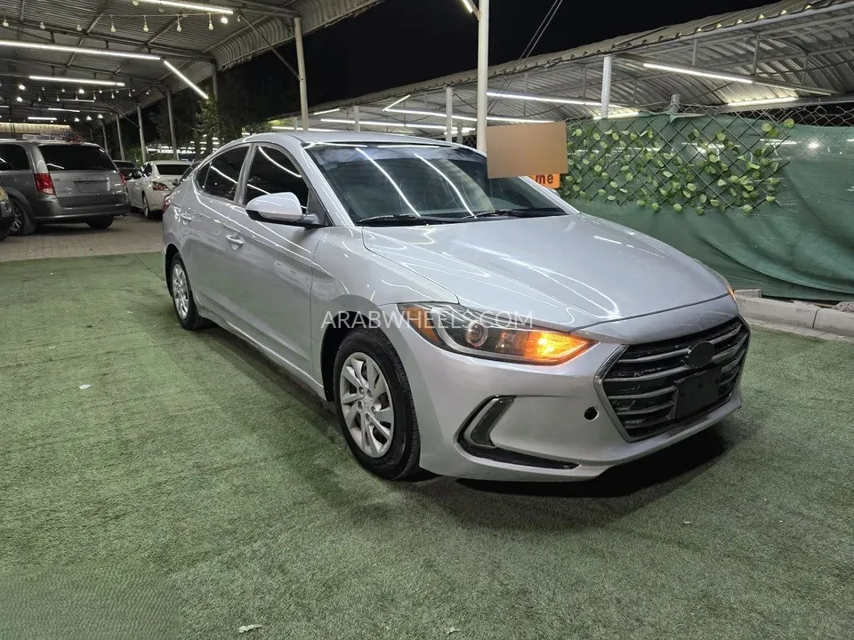 Hyundai Elantra 2017 for Sale in Ajman Image-11