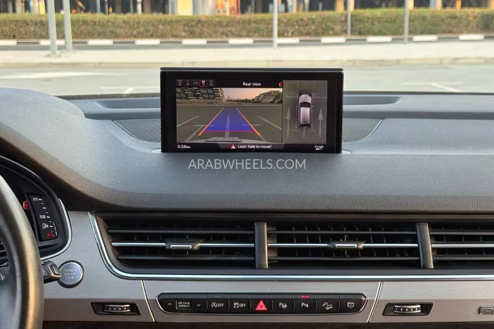 أودي Q7 2018 for Sale in دبي Image-9