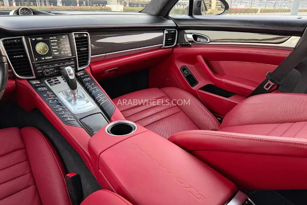 Porsche Panamera 2016 for Sale in Dubai Image-9