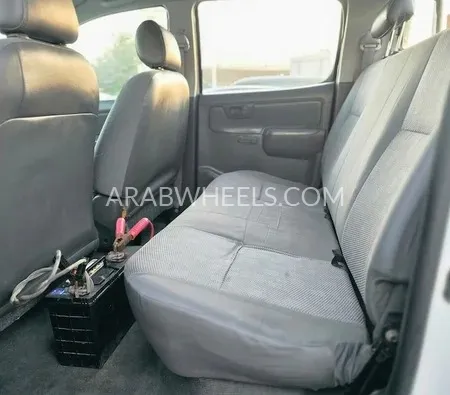 Toyota Hilux 2015 for Sale in Dubai Image-5