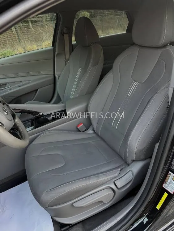 Hyundai Elantra 2021 for Sale in Sharjah Image-12