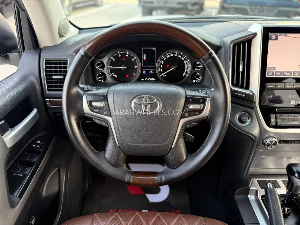 Toyota Land Cruiser 2018 for Sale in Abu Dhabi Image-6