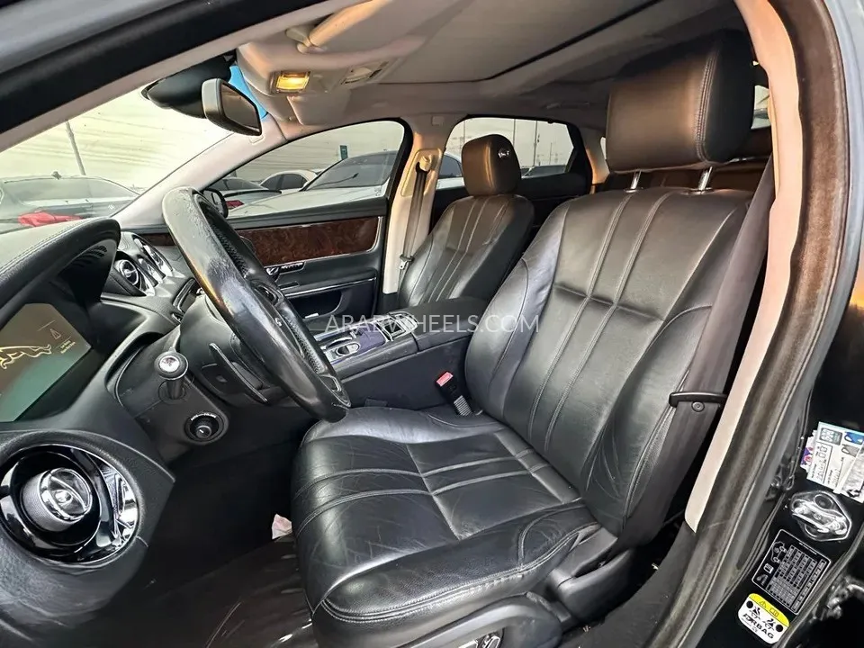 Jaguar XJ 2011 for Sale in Abu Dhabi Image-6