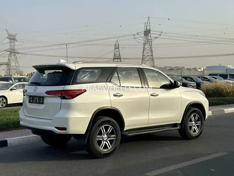 Toyota Fortuner 2021 for Sale in Dubai Image-8