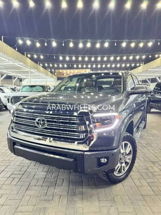 Toyota Tundra 2018 for Sale in Ajman Image-4