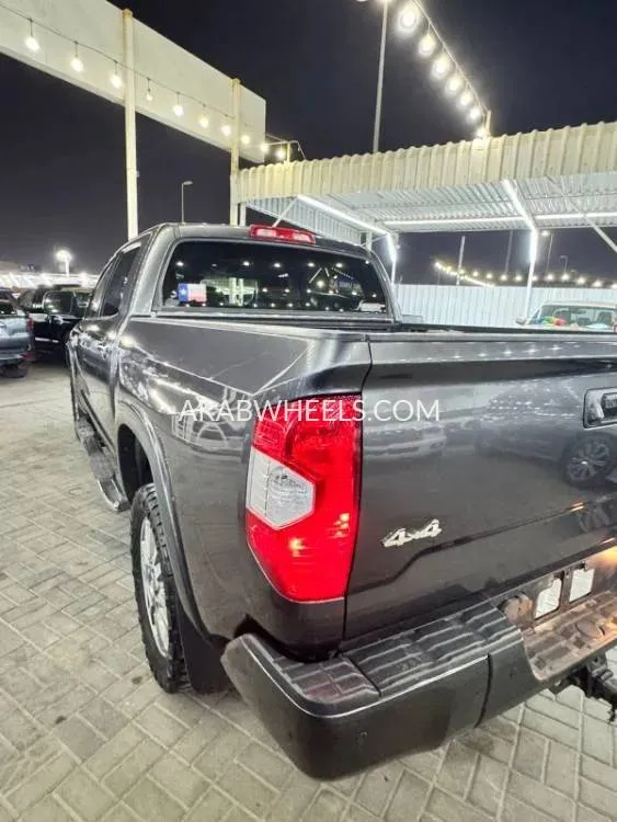 Toyota Tundra 2018 for Sale in Ajman Image-11