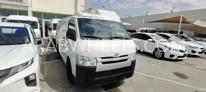 Toyota Hiace 2014 for Sale in Sharjah Image-2
