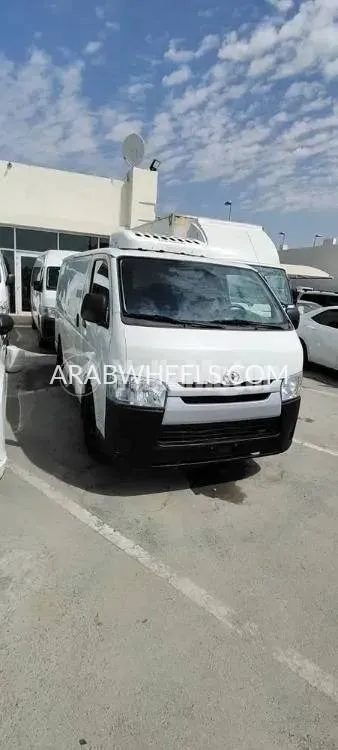 Toyota Hiace 2014 for Sale in Sharjah Image-12