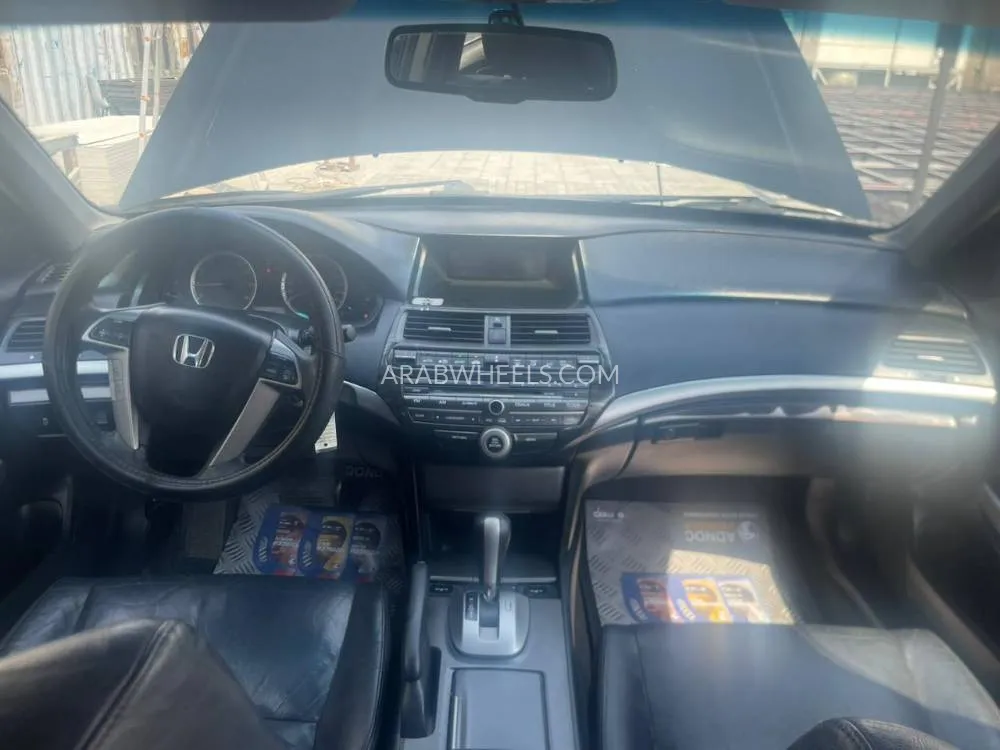 هوندا أكورد 2011 for Sale in الشارقة Image-14